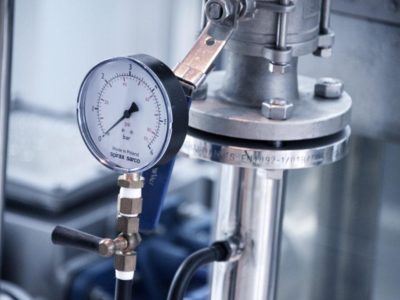 Calcular la eficiencia de un sistema de aire comprimido