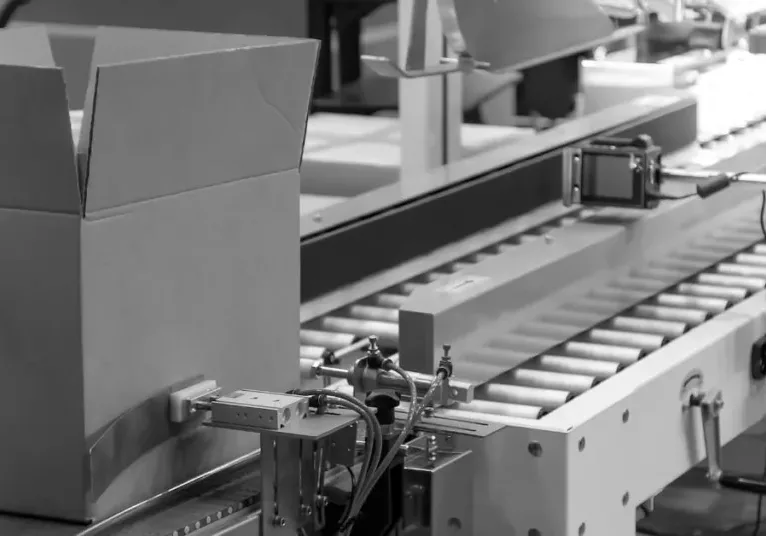 Máquina alimentadora automática de cajas de cartón